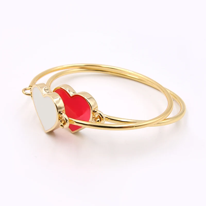 Pulsera de corazones de esmalte rojo